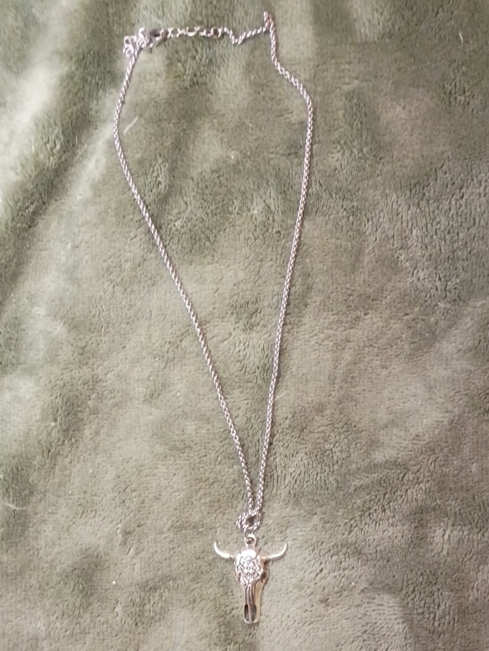 Source Unknown Silver Bull Skull Pendant Necklace